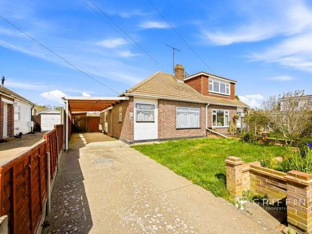Bungalow for sale in Stroud Green, Barling