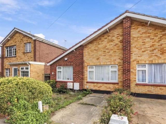 Bungalow for sale in Great Wakering, Rochford