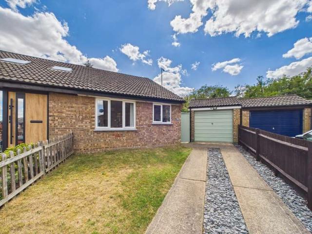Bungalow for sale in Poets Estate, King's Walden