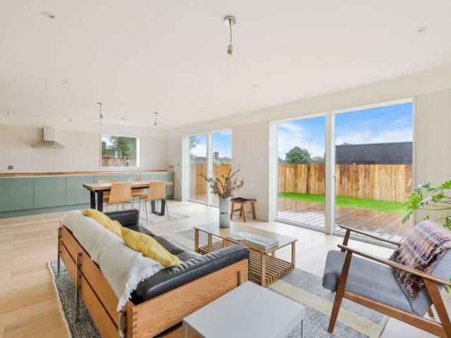 Bungalow for sale in Hillview, Surrey