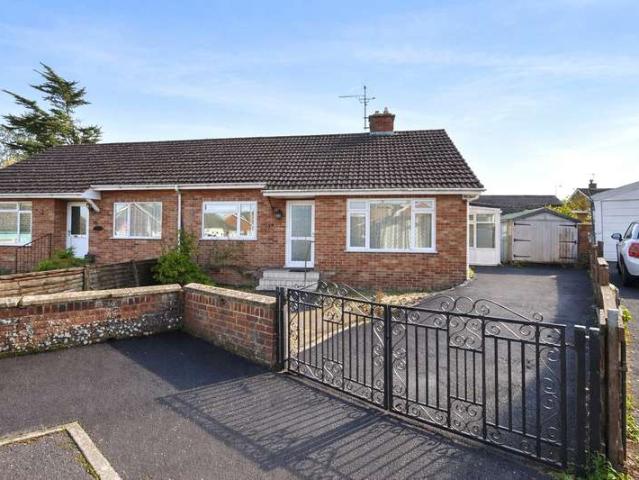 Bungalow for sale in Jocelyn Park, Chard
