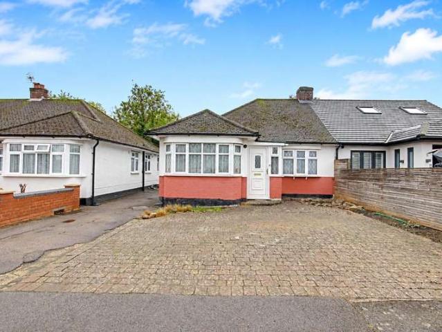 Bungalow for sale in Potters Bar, Hertfordshire