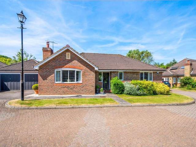 Bungalow for sale in Hillview, Surrey