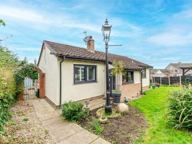 Bungalow for sale in Mochdre, Wales