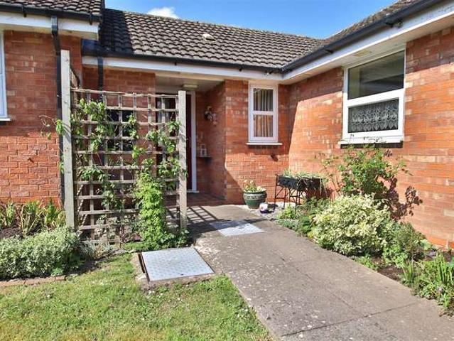 Bungalow for sale in Tewkesbury, Pamington