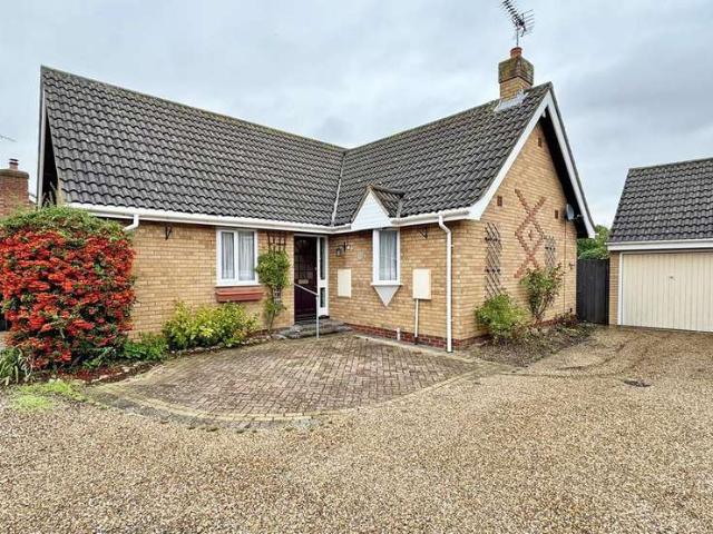 Bungalow for sale in Chipping Hill, Essex