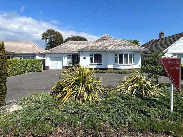 Bungalow for sale in Highcliffe
