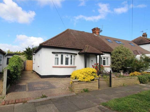 Bungalow for sale in Alton Barnes, Essex