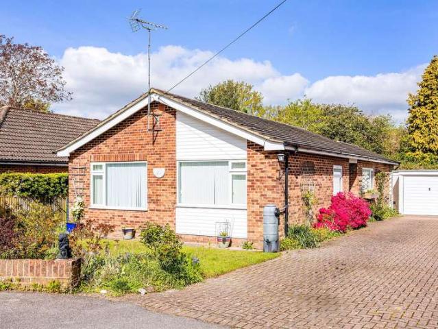 Bungalow for sale in Hillview, Surrey