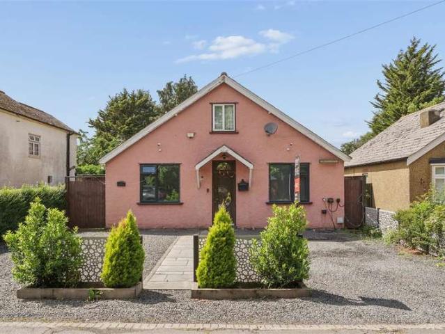 Bungalow for sale in Denham