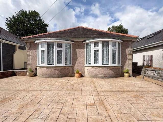Bungalow for sale in Coedffranc, Skewen