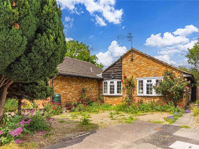Bungalow for sale in Edlesborough, Buckinghamshire