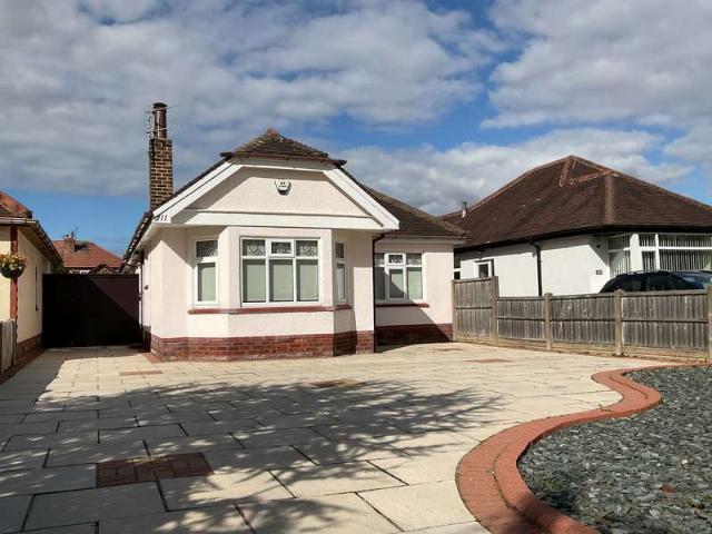 Bungalow for sale in Marshside, Southport