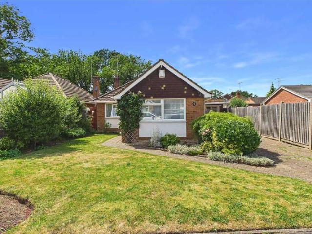 Bungalow for sale in Horsell, Woking