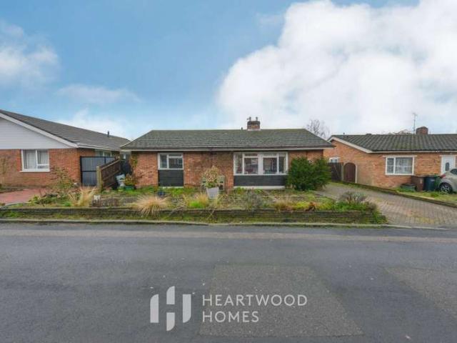 Bungalow for sale in St Albans, Five Acres