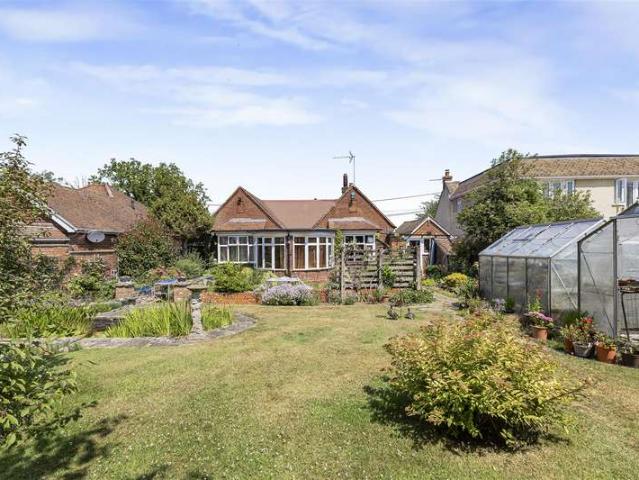 Bungalow for sale in Hodsoll Street, The Butts