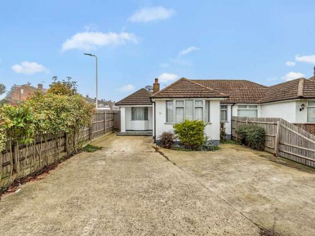 Bungalow for sale in London Borough of Havering, Greater London