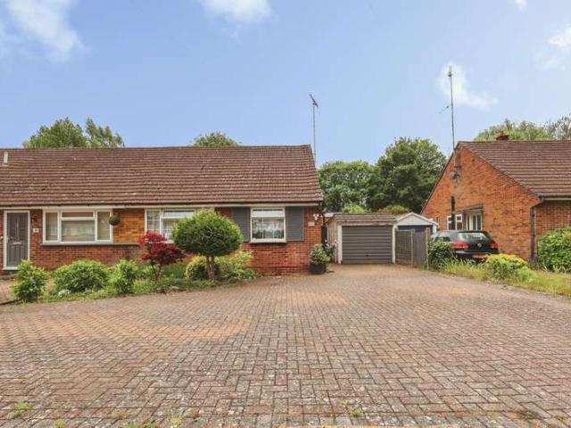 Bungalow for sale in Oakfield, King's Walden