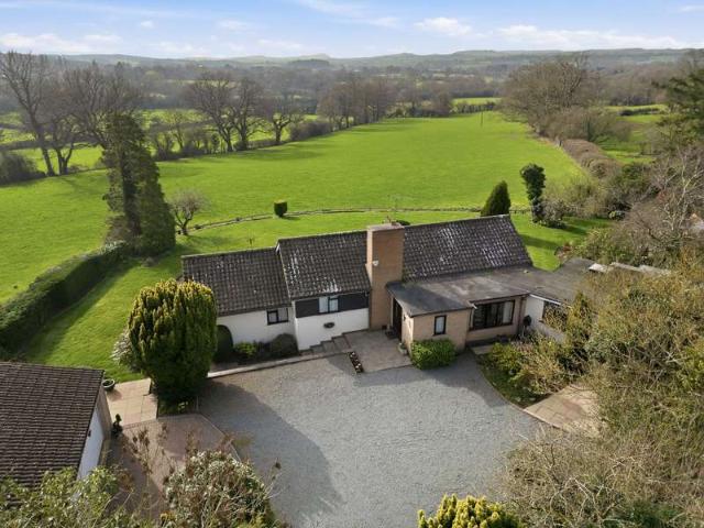 Bungalow for sale in Alderminster, Warwickshire