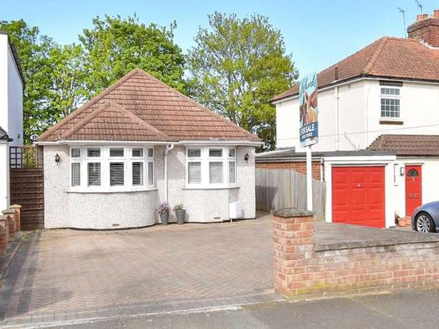 Bungalow for sale in Barnehurst, Greater London