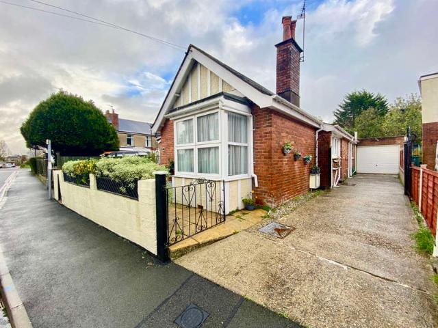 Bungalow for sale in Oakfield, Ryde