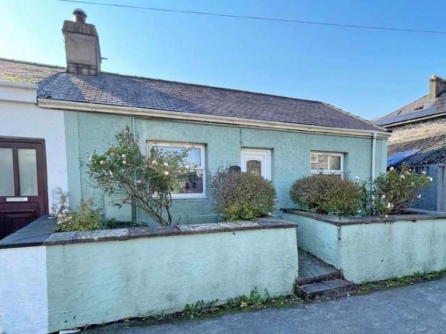 Bungalow for sale in Llanllyfni, Talysarn