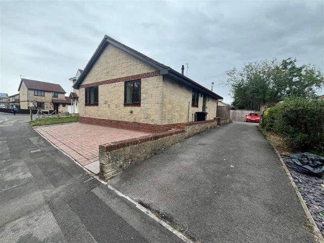 Bungalow for sale in Worle, Weston-super-mare