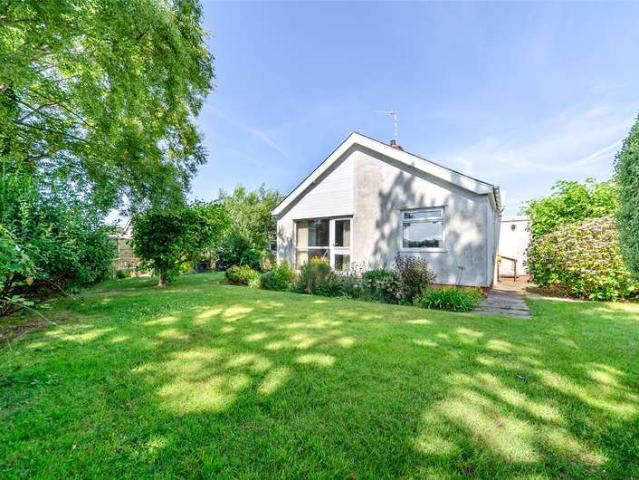 Bungalow for sale in Llanfaglan, Wales