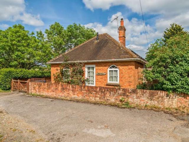 Bungalow for sale in Fole, Surrey
