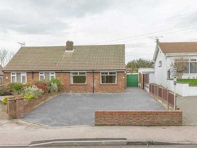 Bungalow for rent in Oad Street, Kent