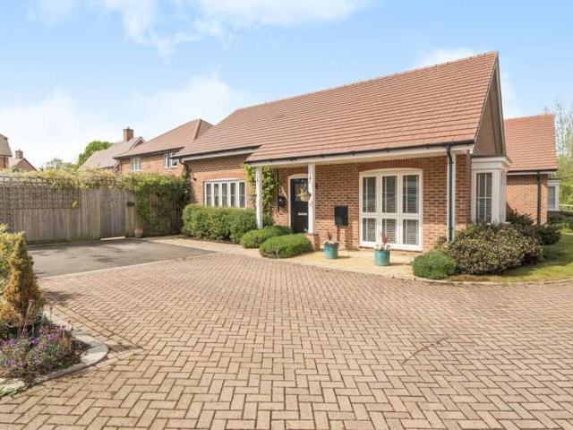 Bungalow for sale in Fole, Surrey