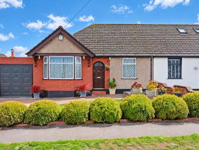Bungalow for sale in Little Thurrock, Grays