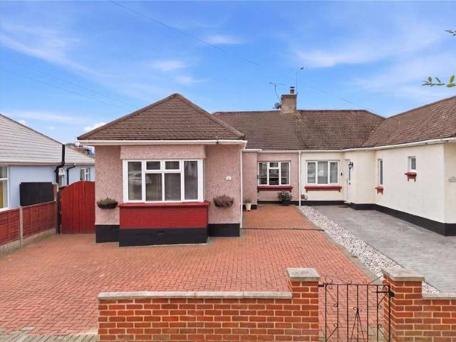 Bungalow for sale in Alton Barnes, Essex