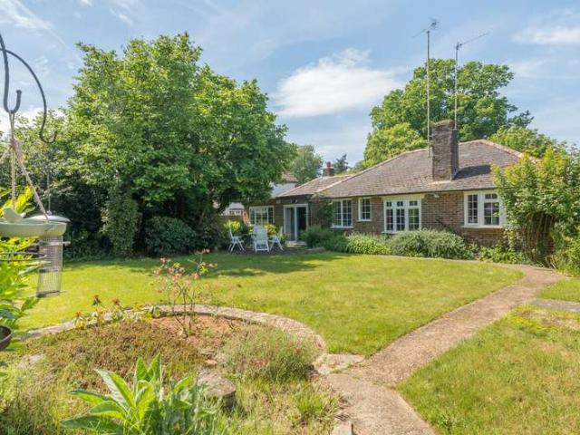 Bungalow for sale in Holloway Hill, Fole