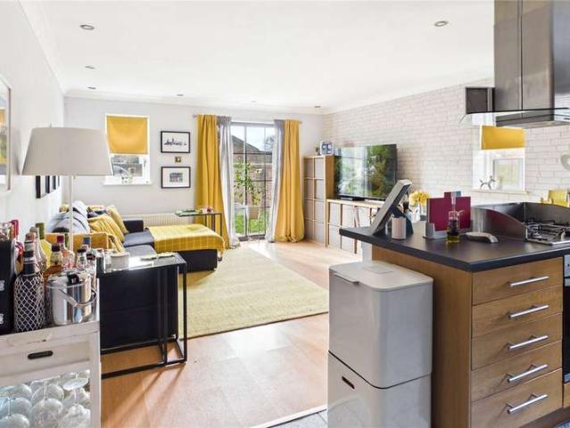Bungalow for sale in London Borough of Lambeth, Greater London
