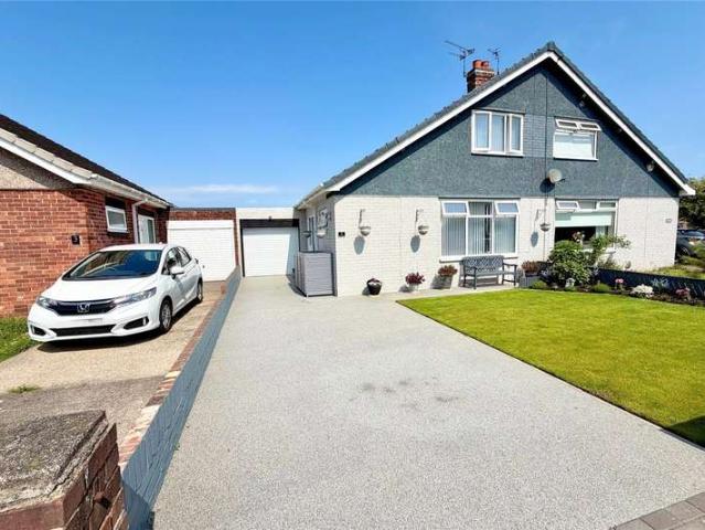 Bungalow for sale in New York, North Tyneside
