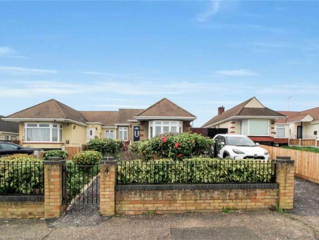 Bungalow for sale in Alton Barnes, Essex