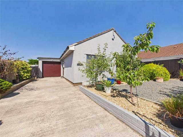 Bungalow for sale in Feckenham, City Of Bristol