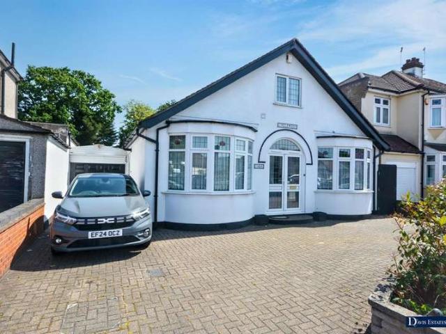 Bungalow for sale in Ardleigh Green, Greater London