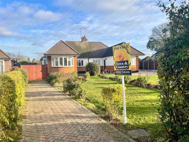 Bungalow for sale in Alton Barnes, Essex