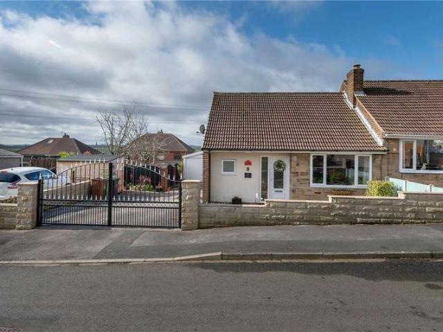 Bungalow for sale in West Ardsley, Woodkirk