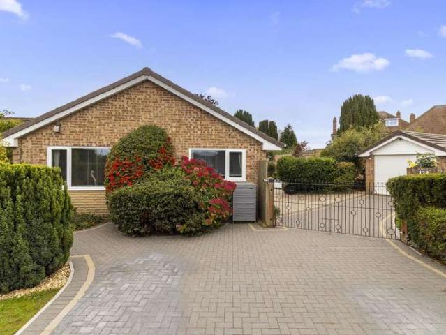 Bungalow for sale in Ripple, Forthampton