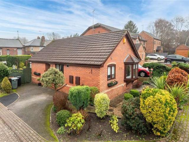 Bungalow for sale in Churwell, West Yorkshire