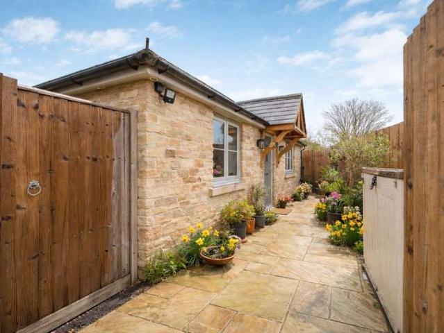 Bungalow for sale in Tetbury Upton, Cotswold