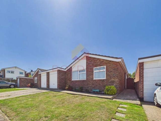 Bungalow for sale in Frinton and Walton, Dale Hill