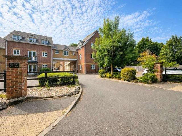 Bungalow for sale in Fareham, Hampshire