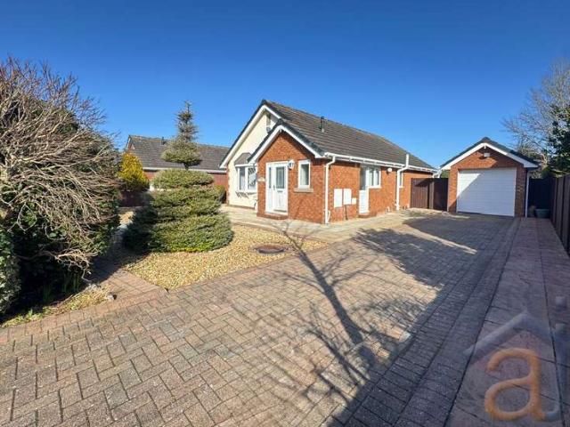 Bungalow for sale in Marshside, Southport