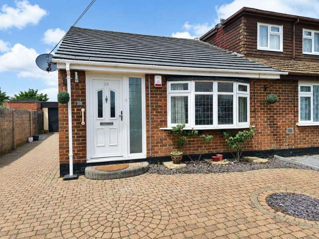 Bungalow for rent in Essex