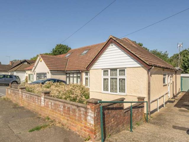 Bungalow for sale in Ickenham, Greater London