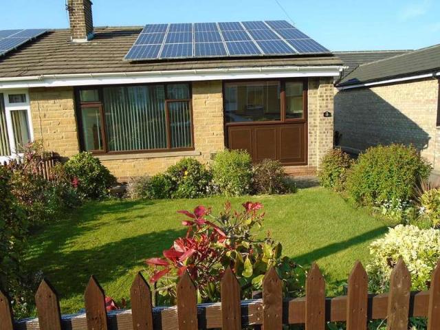 Bungalow for rent in Woodhouse, Brighouse